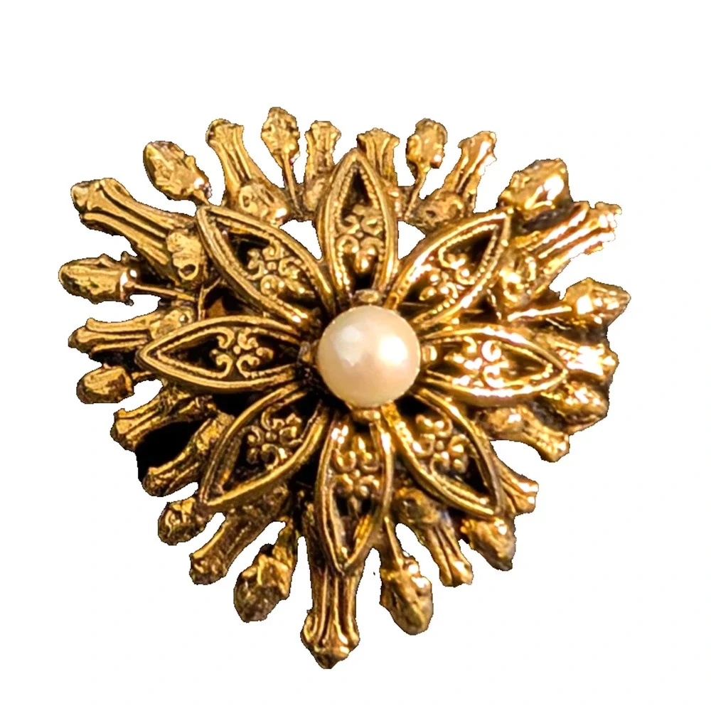Victorian Style Flower‎ Brooch Pin Gold-tone Faux Pearl 1.5